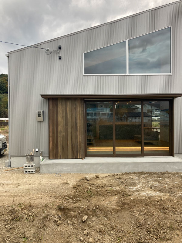 32坪・3LDK|通り土間のある大屋根の家